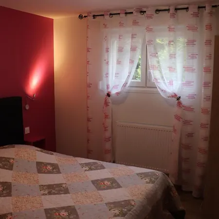Apartment Les Eglantines Rez-de-jardin *