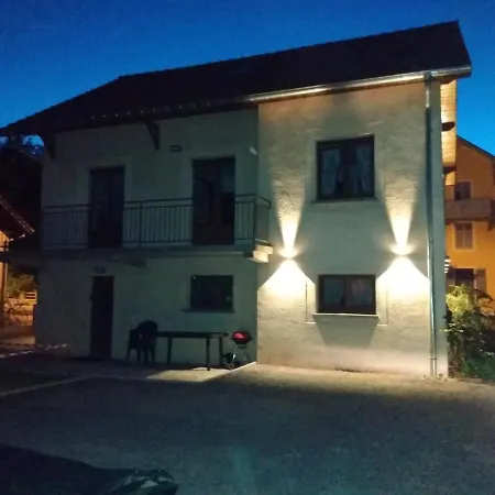 Les Eglantines Rez-de-jardin *