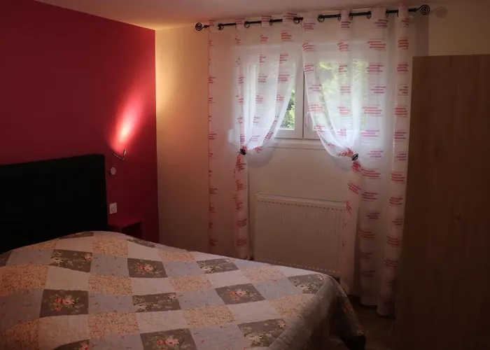 アパート Les Eglantines Rez-de-jardin *