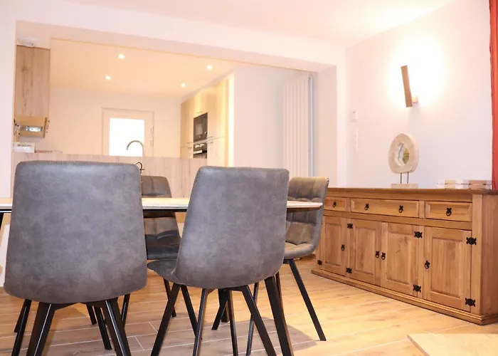 アパート Les Eglantines Rez-de-jardin ジェラールメ