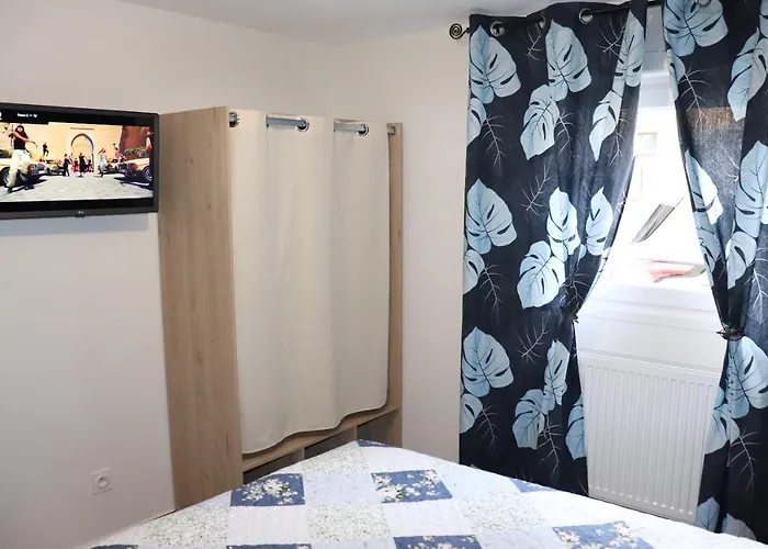 Les Eglantines Rez-de-jardin ジェラールメ